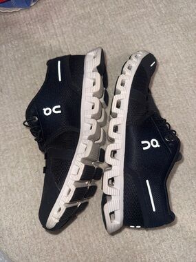 On Running Black and White Men's/Women's Cloudflow Style Sneakers